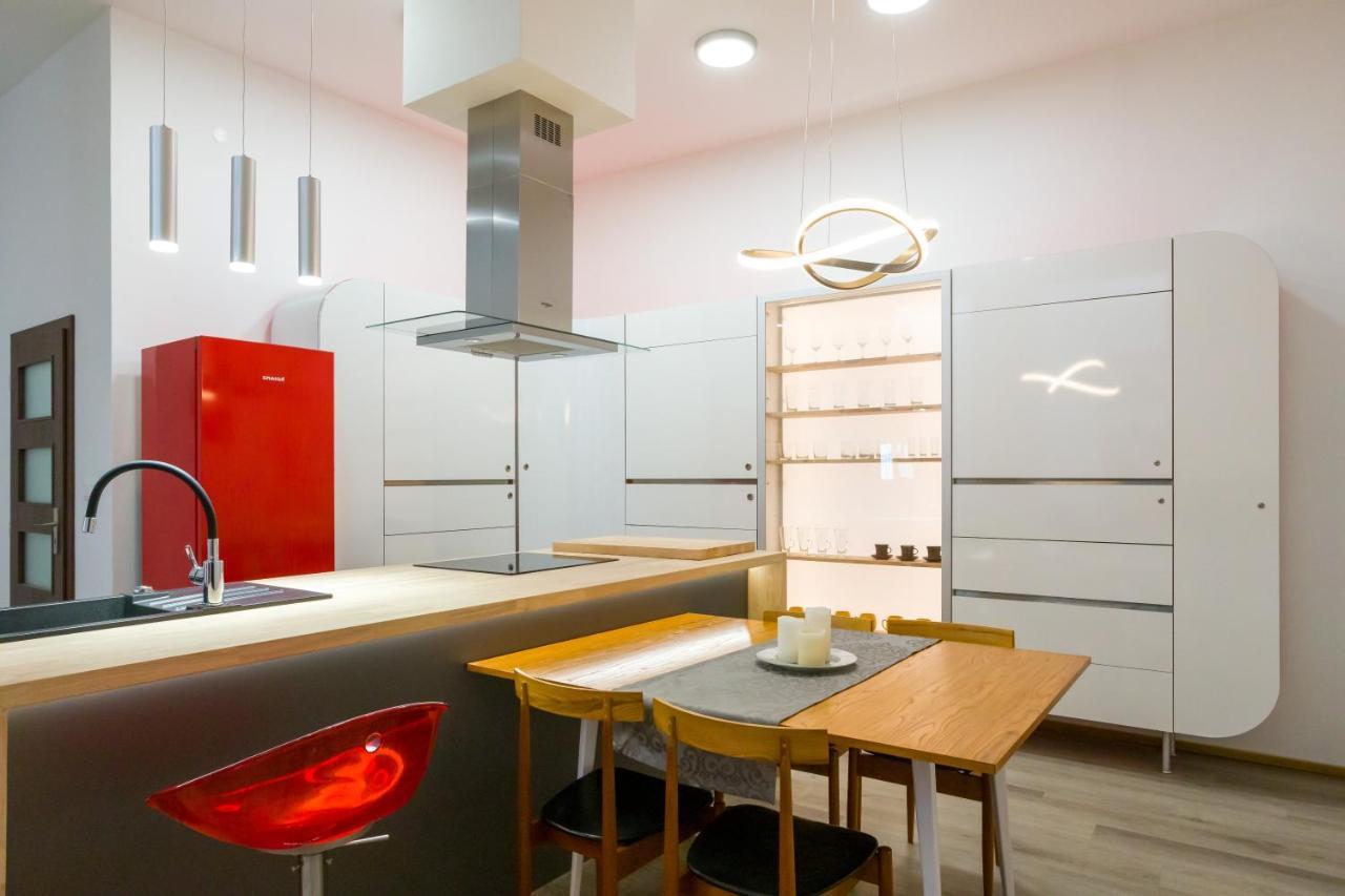 Luxusni Velky Apartman S Terasou V Centru Litomysle Exterior foto