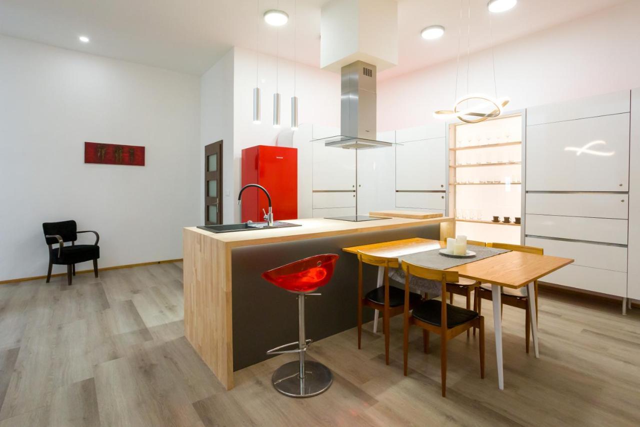 Luxusni Velky Apartman S Terasou V Centru Litomysle Exterior foto
