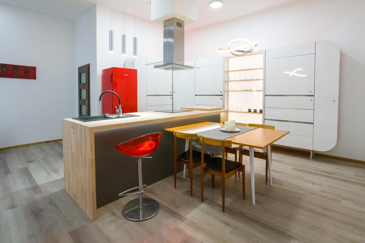 Luxusni Velky Apartman S Terasou V Centru Litomysle Exterior foto